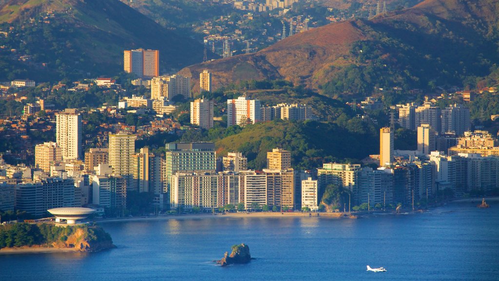 Sugar Loaf Mountain showing a city and general coastal views