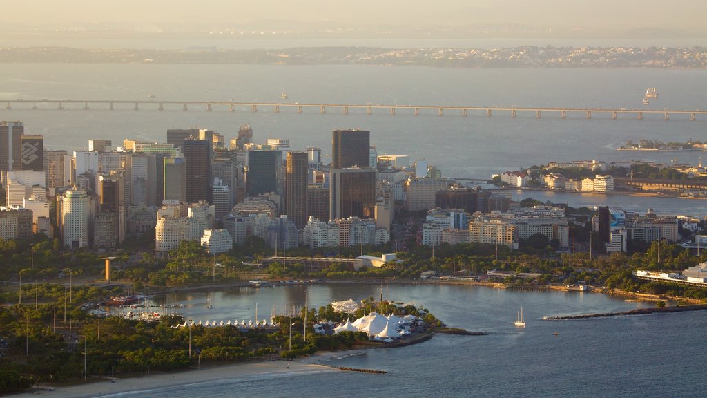 Sugar Loaf Mountain showing a city