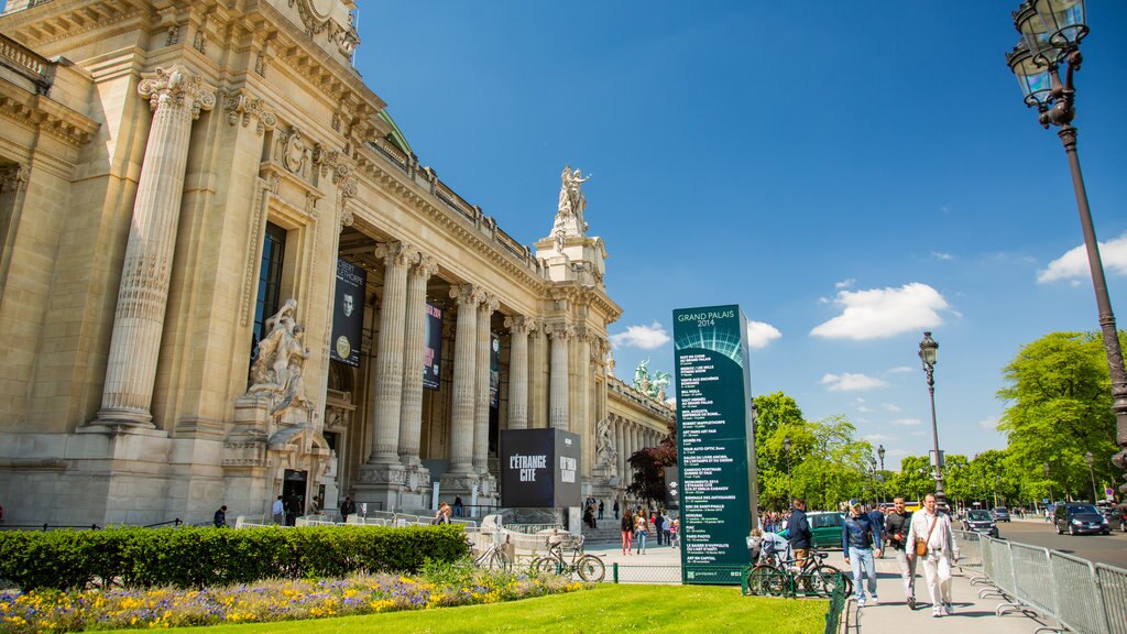 Grand Palais showing heritage architecture