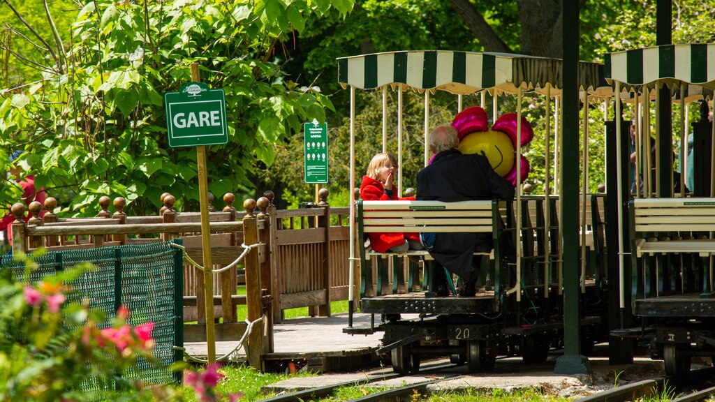 Jardín de Aclimatación ofreciendo artículos de ferrocarril