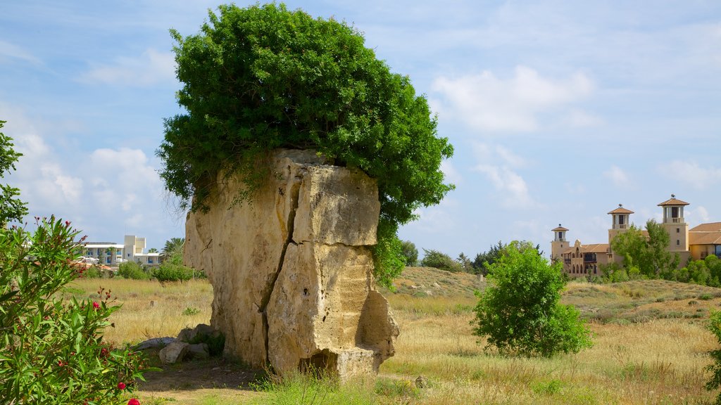 Tombs of the Kings which includes building ruins