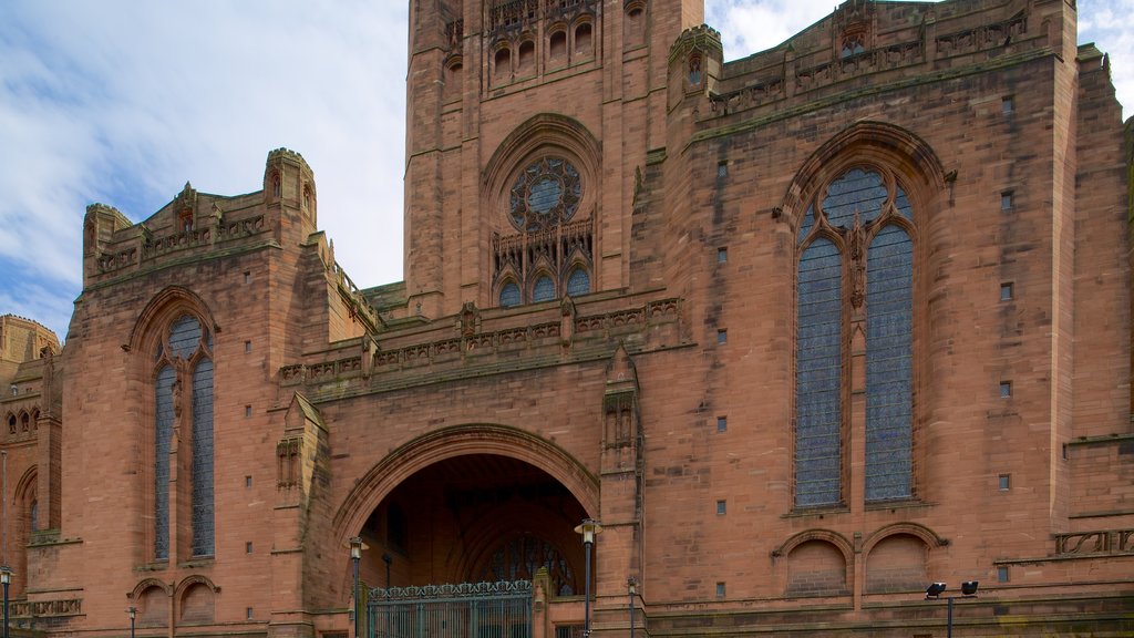 Liverpool Anglican Cathedral mostrando aspectos religiosos, arquitetura de patrimônio e uma igreja ou catedral