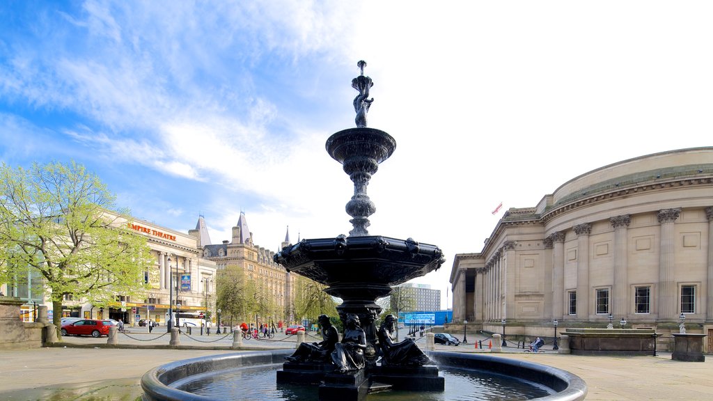 St. George\'s Hall showing a fountain