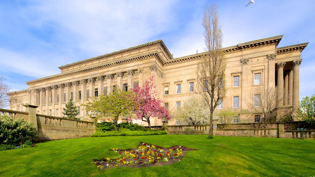 St. George\'s Hall showing a park, an administrative building and heritage architecture