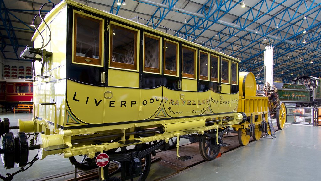 York National Railway Museum presenterar interiörer och järnvägsobjekt