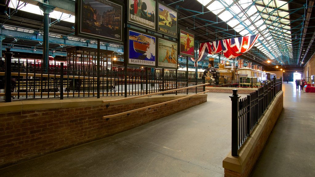 York National Railway Museum mostrando vistas internas