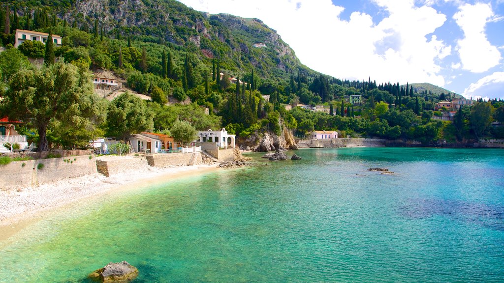 Plage de Paleokastritsa qui includes paysages côtiers