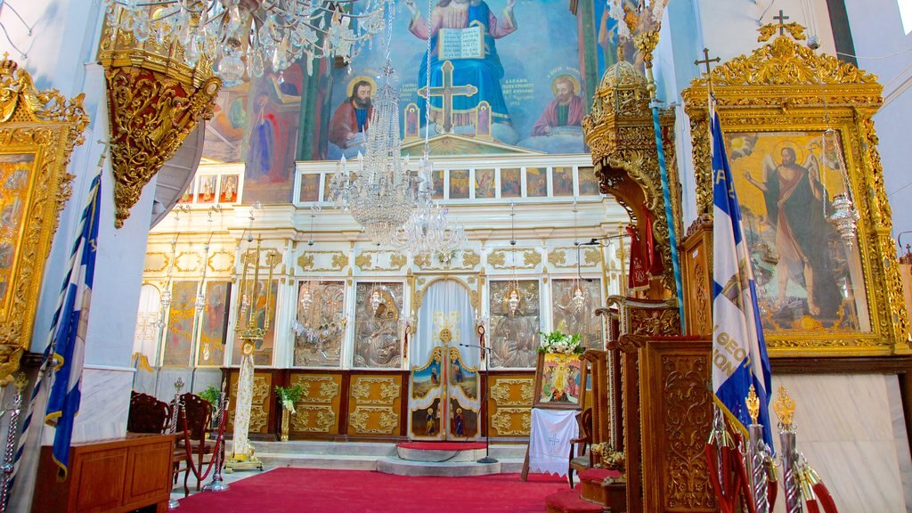 La Canea que incluye una iglesia o catedral, aspectos religiosos y vista interna