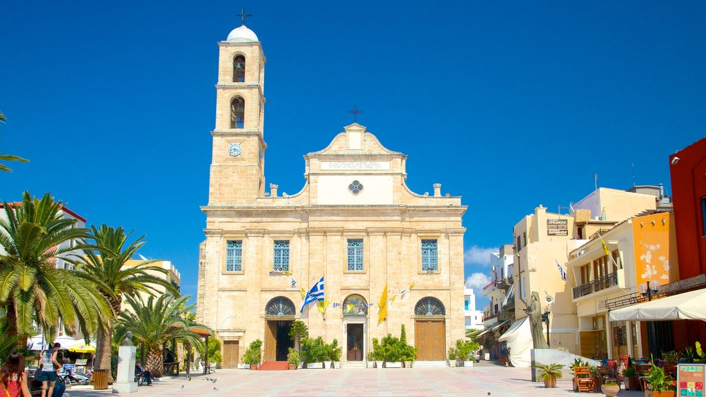 Chania que inclui uma igreja ou catedral, uma praça ou plaza e aspectos religiosos