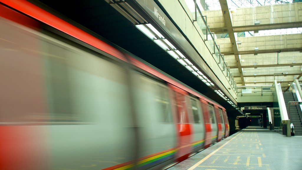 Sierra del Norte mostrando artículos de ferrocarril