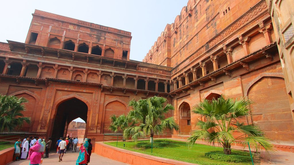 Fortaleza de Agra ofreciendo arquitectura patrimonial