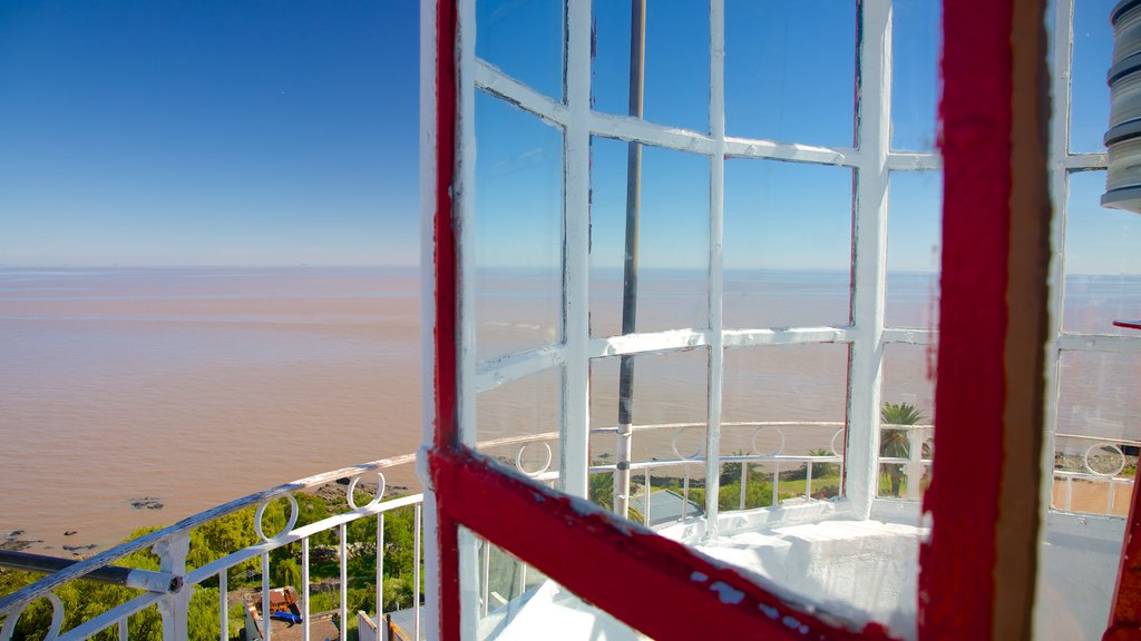 Colonia del Sacramento Lighthouse showing a lighthouse