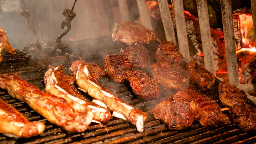 Mercado Agricola de Montevideo showing food