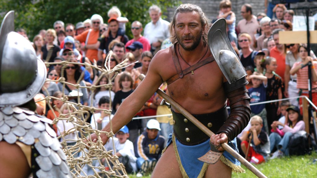 Augusta Raurica mostrando arte escénico y también un hombre