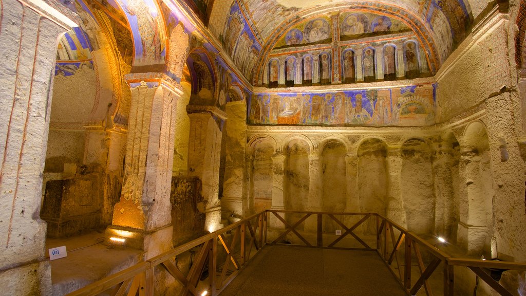 Capadocia que incluye vista interna y arquitectura patrimonial