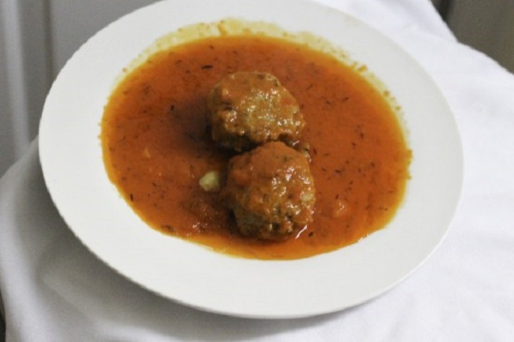 Bulgarian meatballs in tomato sauce