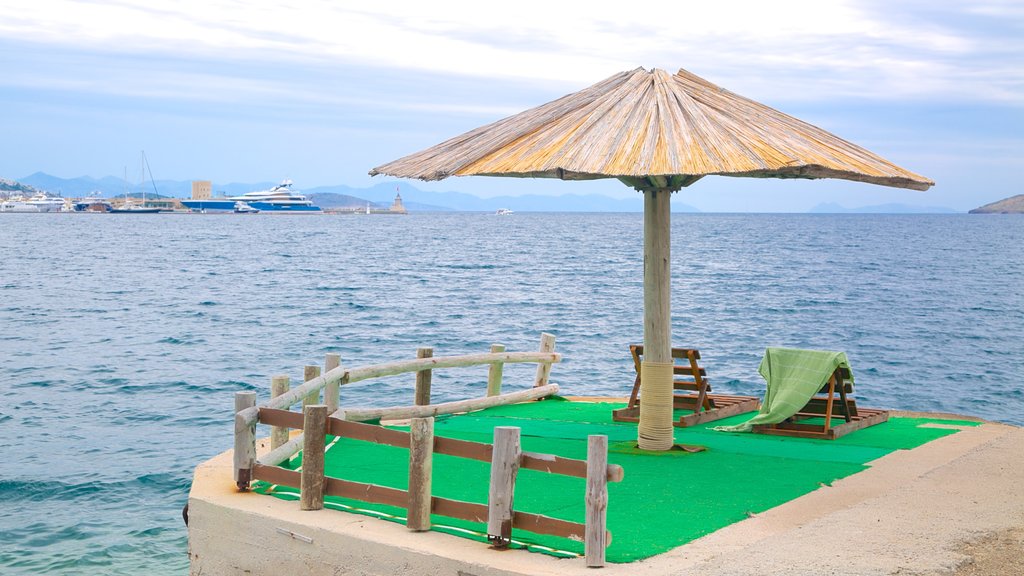 Yalikavak Beach showing general coastal views