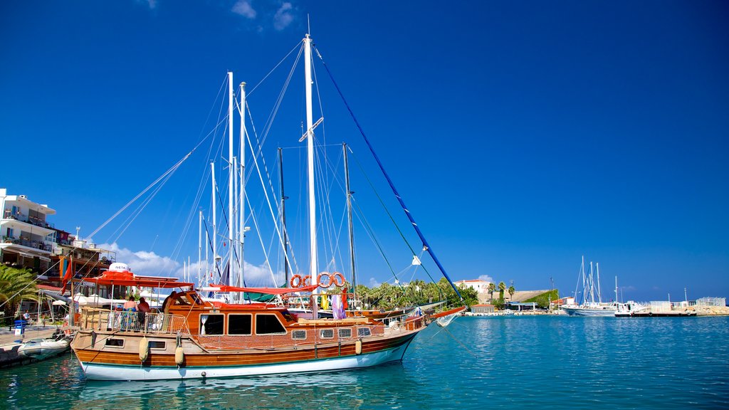 Datca Ferry Port ofreciendo una marina