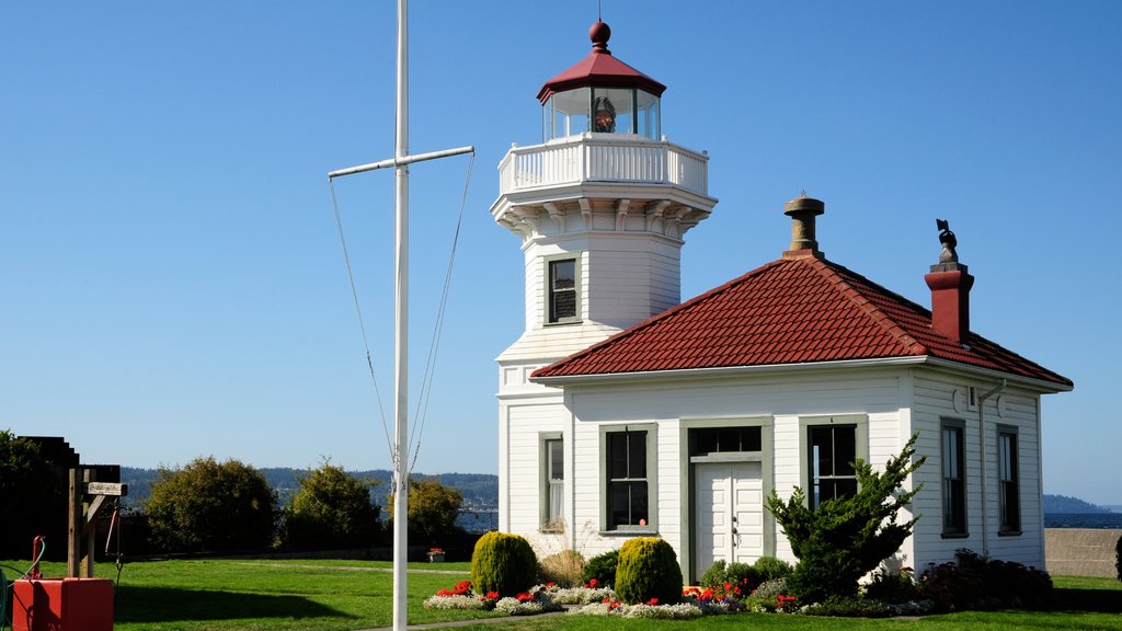 Mukilteo showing a house