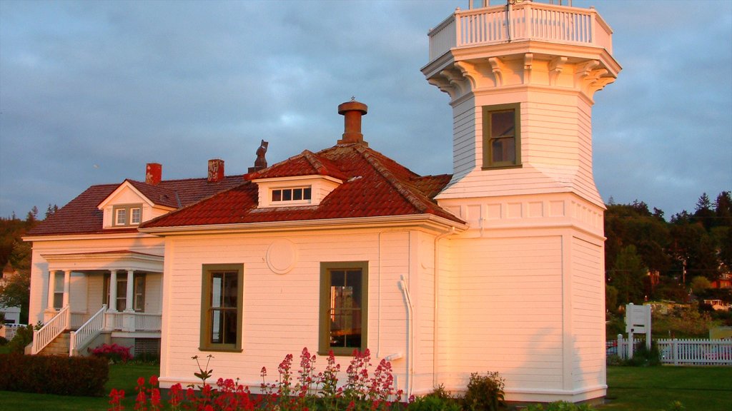 Mukilteo featuring a house and a sunset