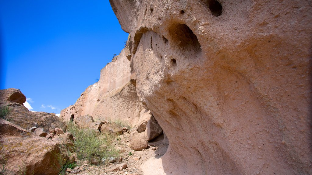 Puye Cliff Dwellings which includes landscape views