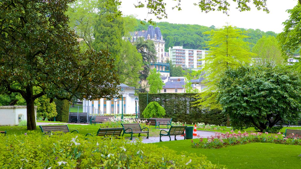 Aix-les-Bains showing a garden