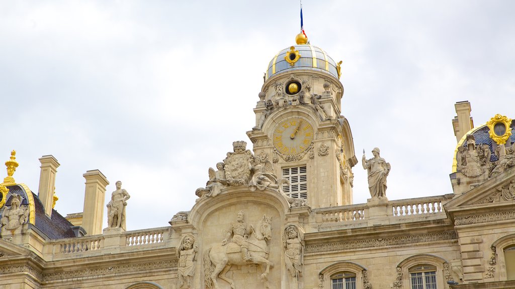 Place des Terreaux mostrando arquitetura de patrimônio