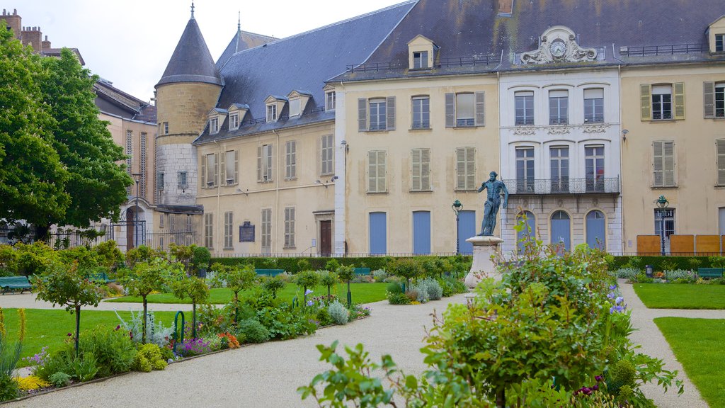 Jardin de Ville which includes a park and heritage architecture