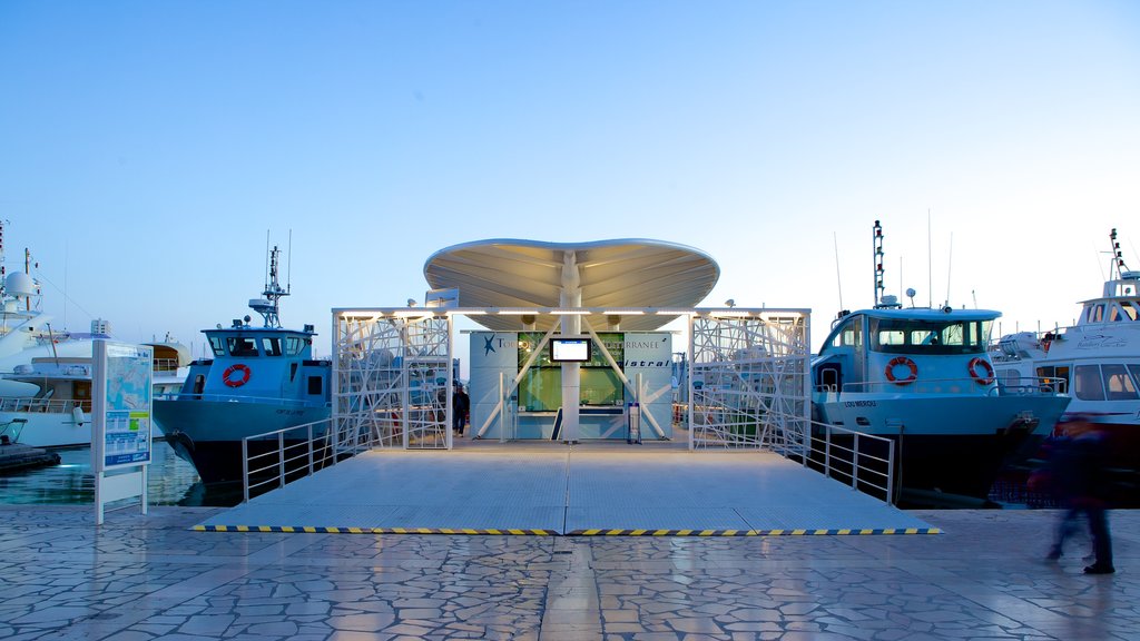 Port of Toulon showing a bay or harbour and boating