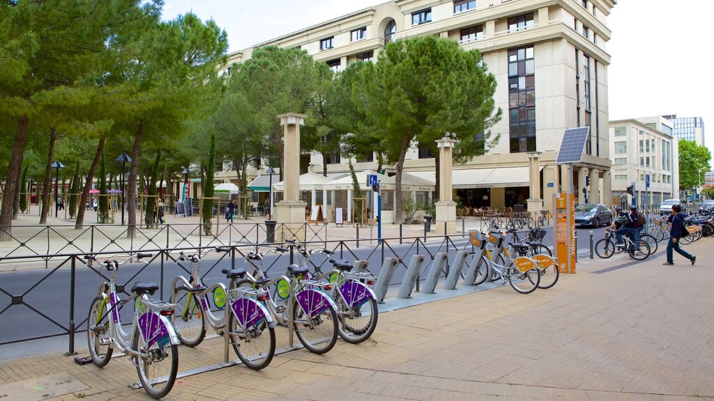 Esplanade de l\'Europe showing street scenes and cycling