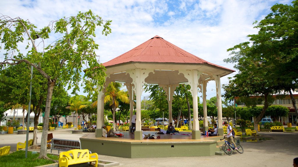 Liberia caracterizando uma praça ou plaza