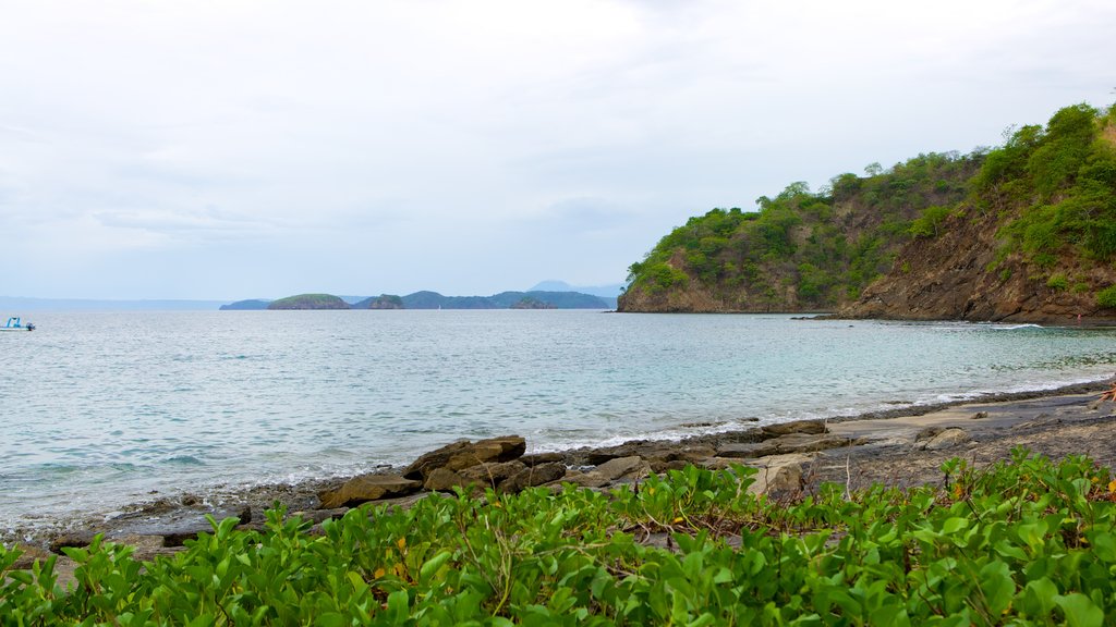 El Ocotal caracterizando paisagem e litoral rochoso