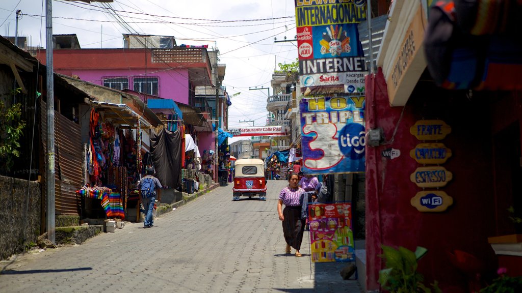 Santiago Atitlan johon kuuluu katunäkymät