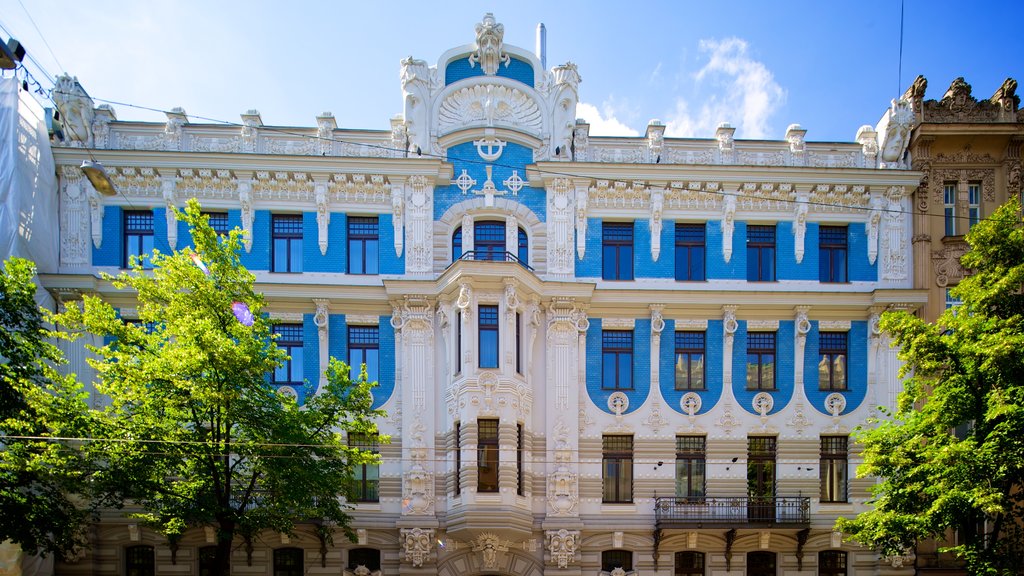 Riga showing heritage architecture and street scenes