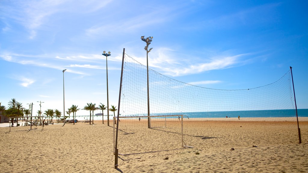 Fortaleza que inclui uma praia