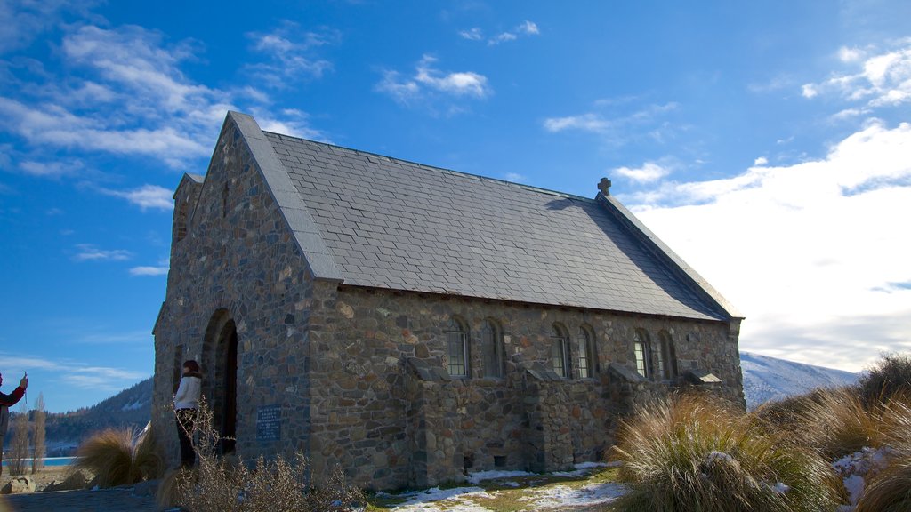 Church of the Good Shepherd que incluye una iglesia o catedral