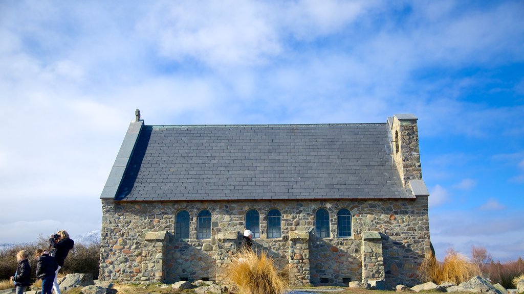 Church of the Good Shepherd menampilkan gereja atau katedral