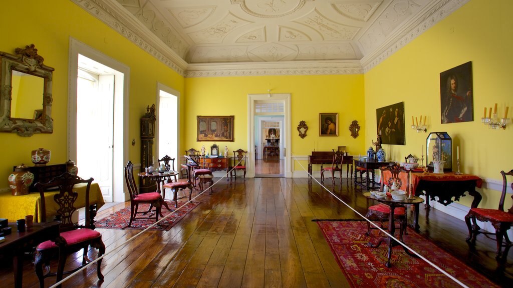 Palacio dos Biscainhos que incluye vistas de interior y un castillo