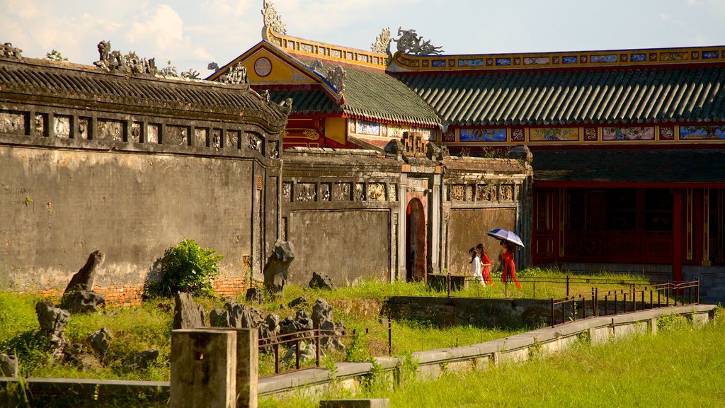 Imperial City showing heritage architecture