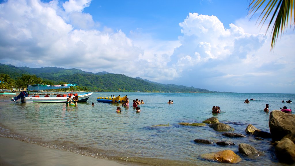 Omoa showing swimming, general coastal views and boating