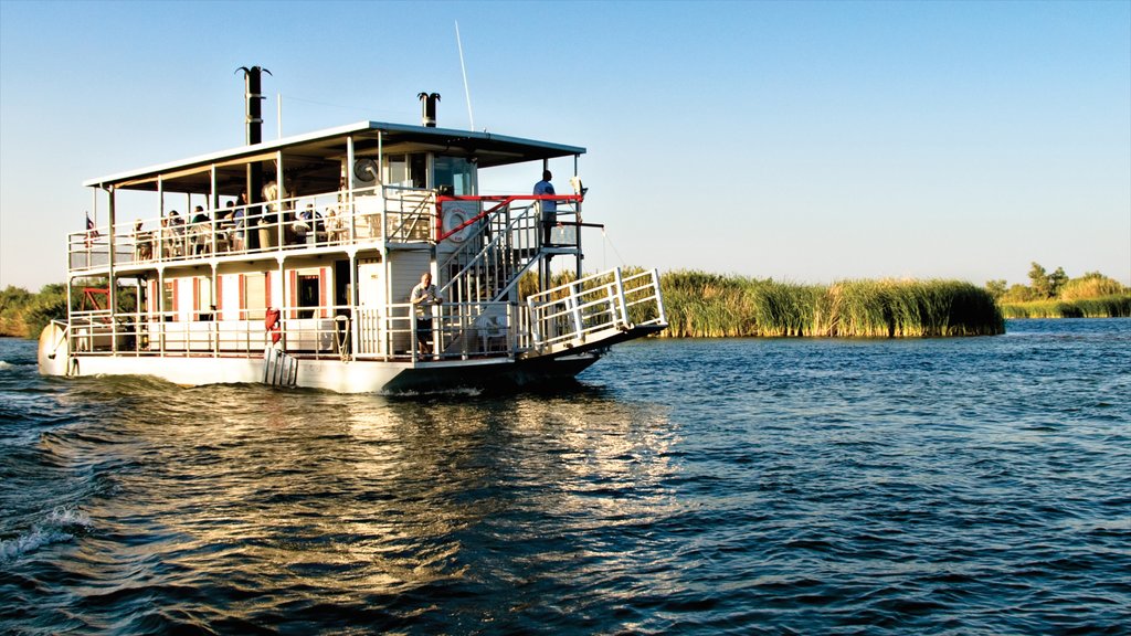 Yuma ofreciendo un ferry y un río o arroyo