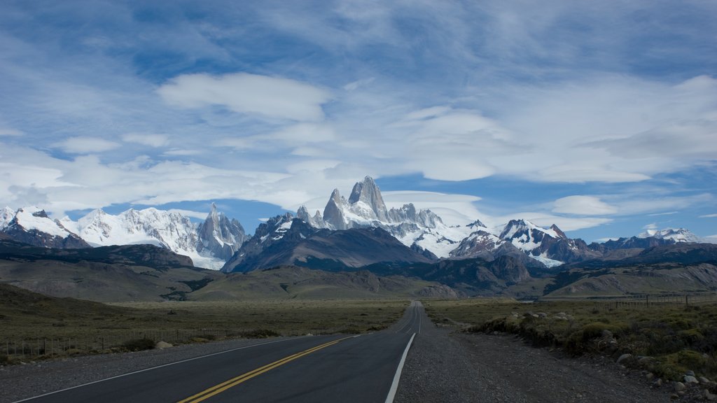 El Chaltén que incluye vista panorámica y montañas