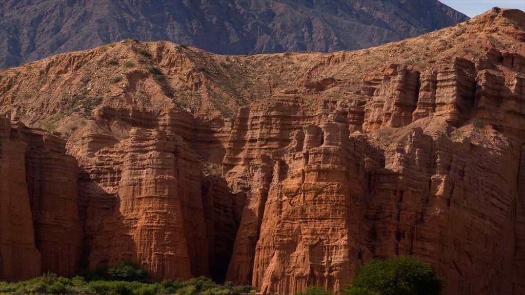 Cafayate og byder på bjerge