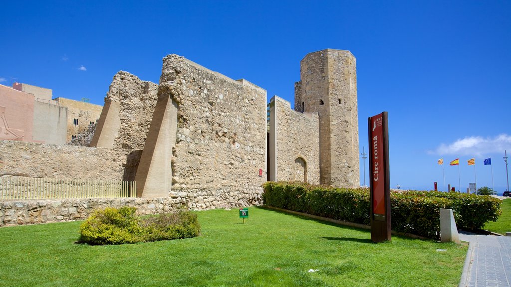 Muralha romana de Tarragona mostrando elementos de patrimônio e uma ruína