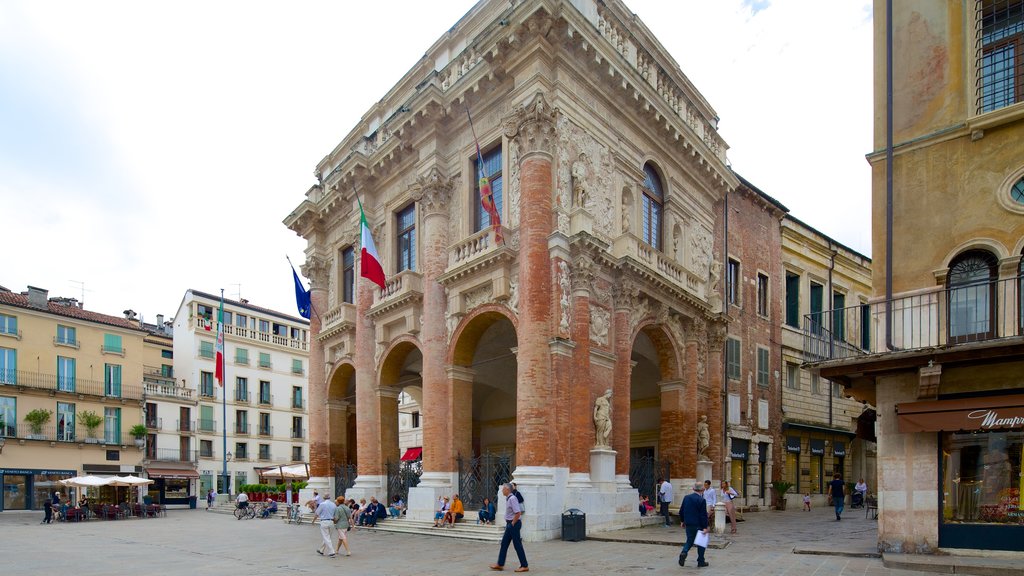 Piazza dei Signori which includes an administrative buidling, heritage elements and street scenes