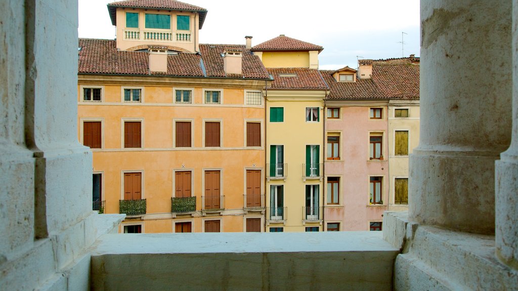 Piazza dei Signori featuring heritage architecture