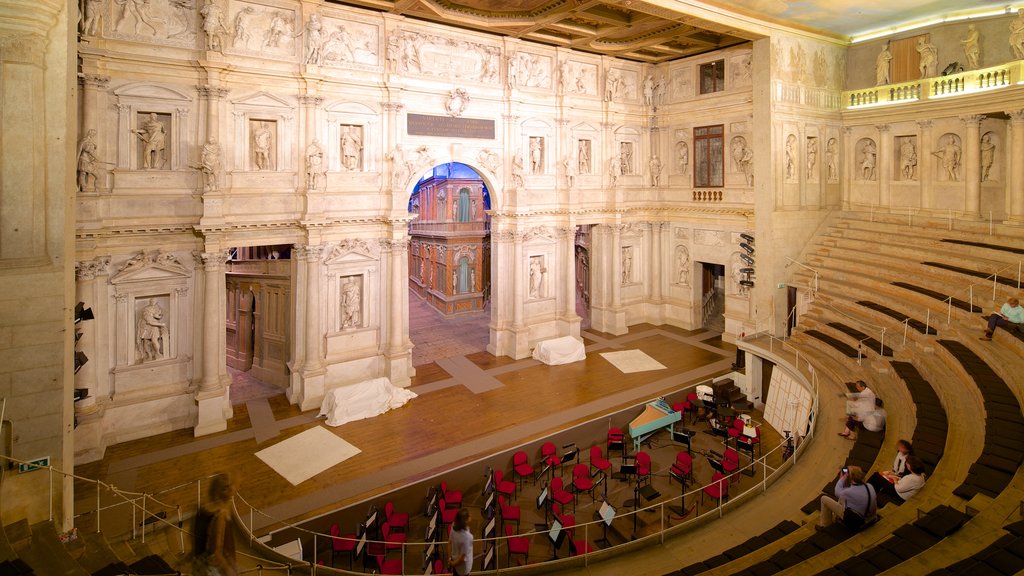 Vicenza mostrando escenas de teatro y vista interna