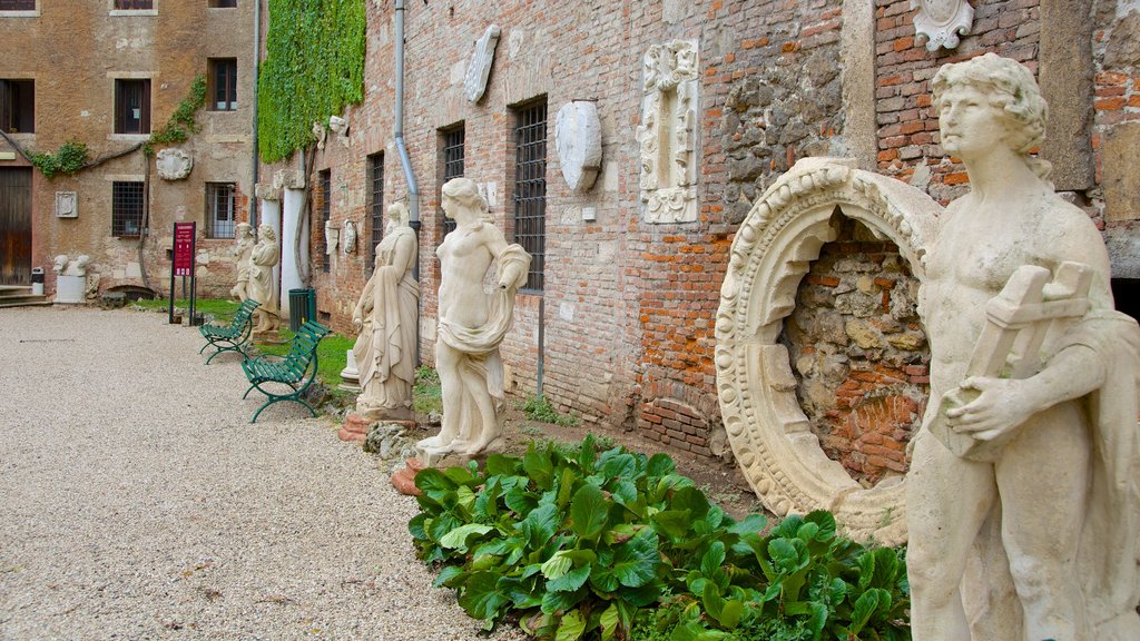 Vicenza which includes a garden, heritage elements and a statue or sculpture