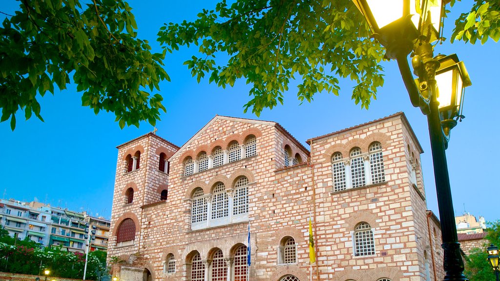 Tesalónica mostrando arte al aire libre, una iglesia o catedral y arquitectura patrimonial