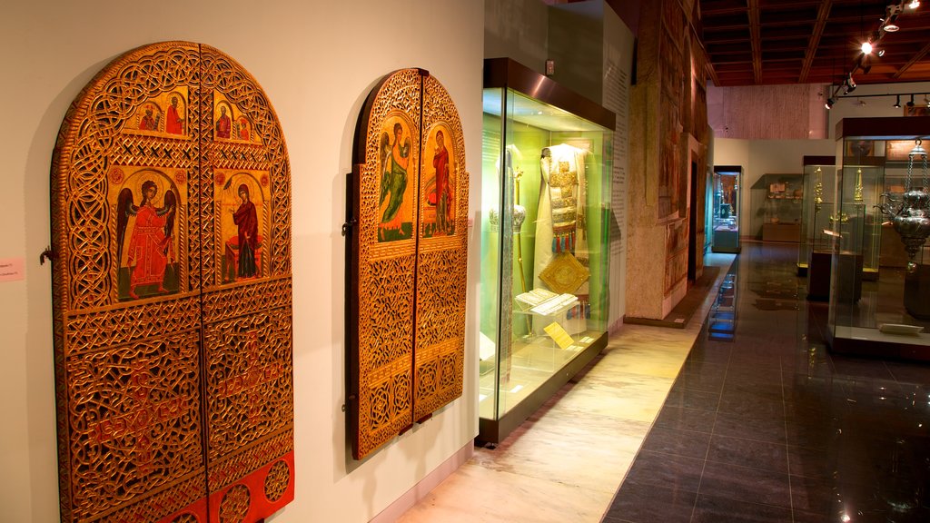 Museum Sejarah Nasional menunjukkan seni dan pemandangan interior